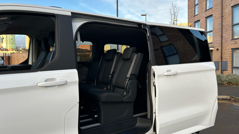 Ford Tourneo Custom 320 L1 Diesel Fwd 2.0 EcoBlue 136ps H1 Titanium 8 seater Auto